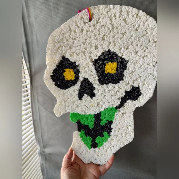 Halloween Popcorn Skull - Picture 2 of 2